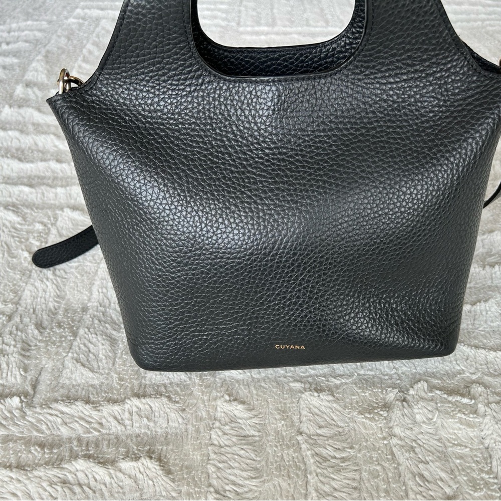 Cuyana Mini System Tote in Pebbled Black Leather with Adjustable Strap - GUC - Picture 6 of 16